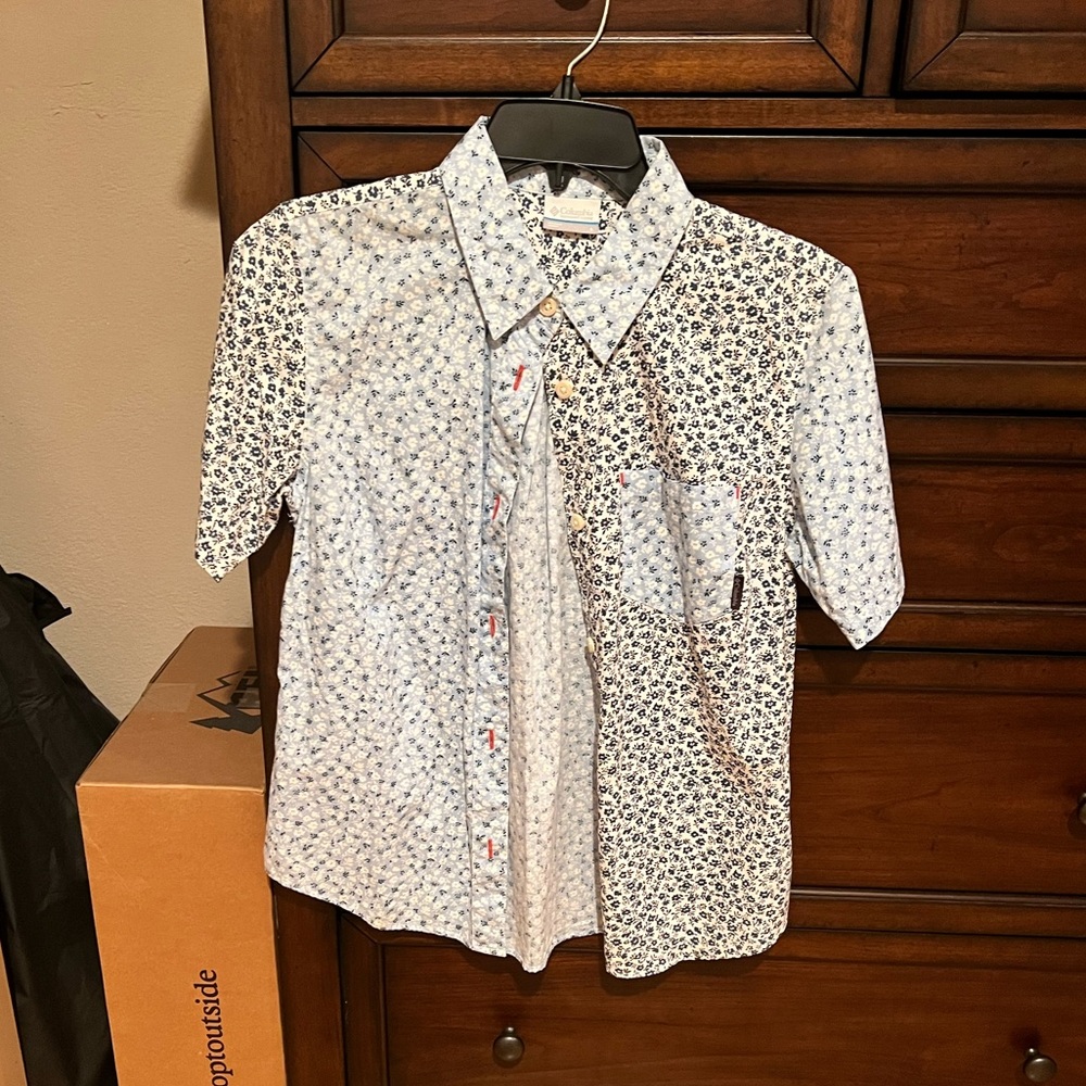 Columbia Women’s Button up Short Sleeve Shirt